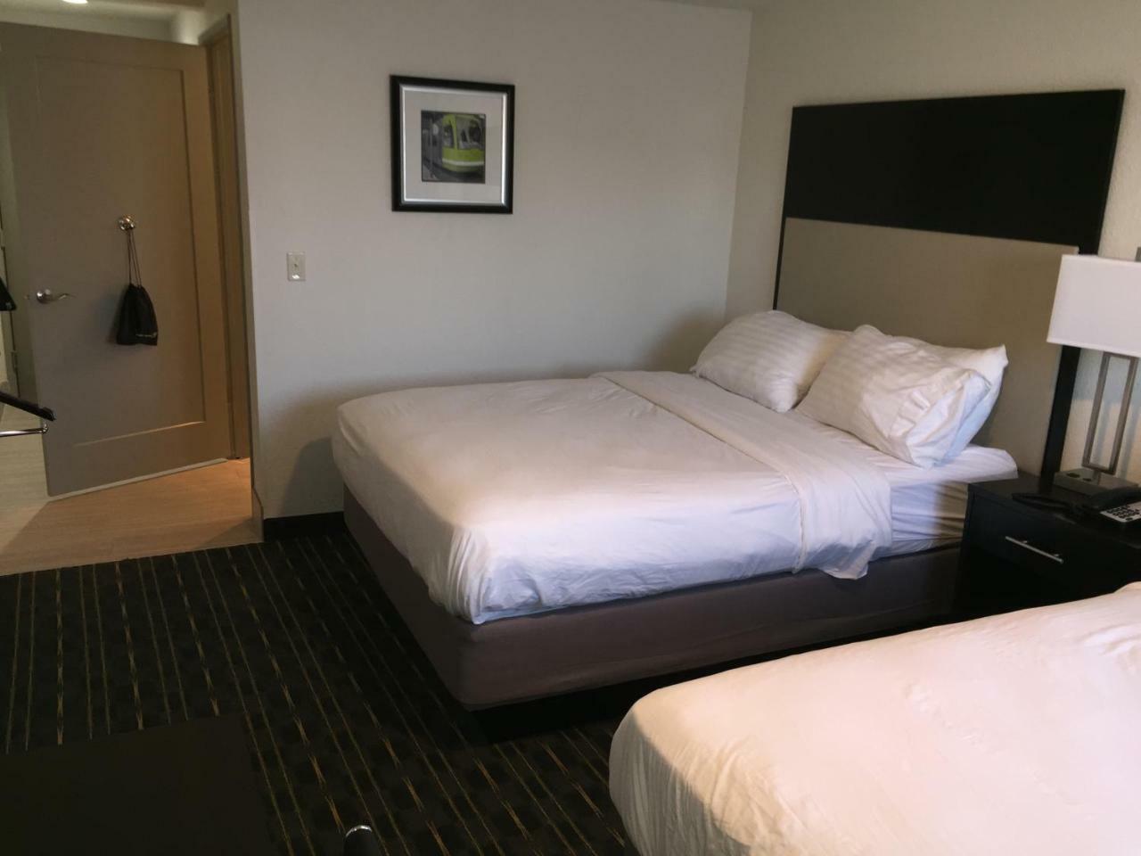 Comfort Inn & Suites Tigard Near Washington Square Exterior foto