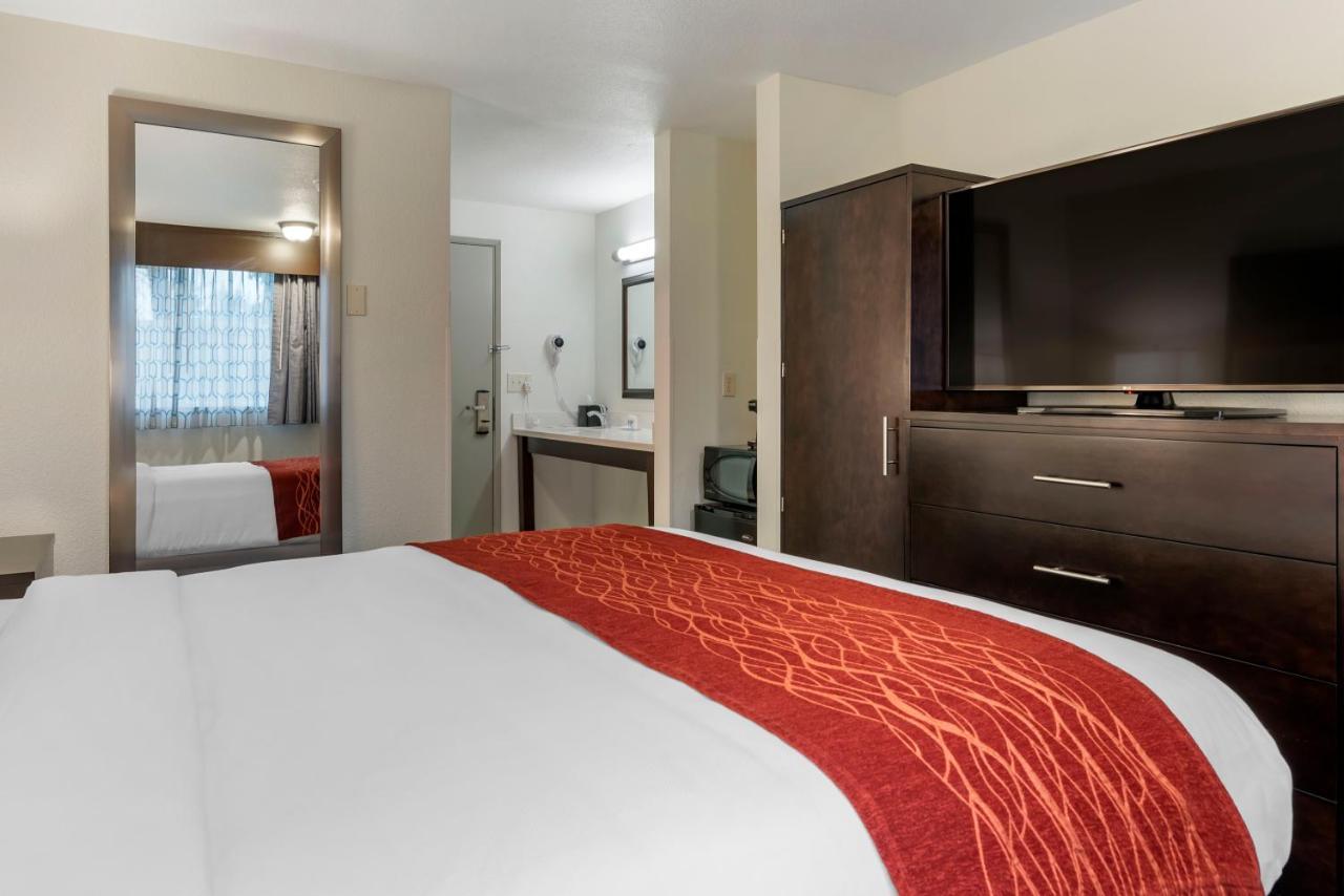 Comfort Inn & Suites Tigard Near Washington Square Exterior foto